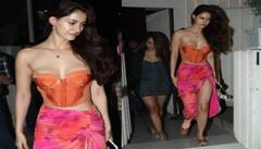 Disha Patani Pics : ਆਫ-ਸ਼ੋਲਡਰ ਕਾਰਸੇਟ ਡਰੈੱਸ 'ਚ ਬੇਹੱਦ ਸਿਜਲਿੰਗ ਦਿਸ਼ਾ ਪਟਾਨੀ ਦਾ ਲੁੱਕ , ਪੈਰ 'ਤੇ ਬੰਨ੍ਹੀ ਪੱਟੀ ਨੇ ਖਿੱਚਿਆ ਧਿਆਨ