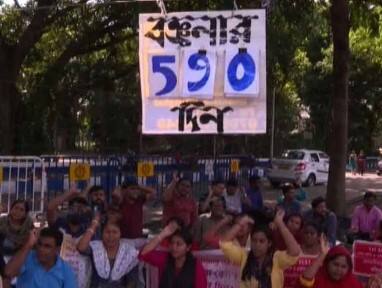 Kolkata Police Instructs SSC Agitators Not To Do Their Sit In In Front Of Gandhi Statue Keeping In View Of The Sanhati Dibas And Anniversary Of Babri Mosque Demolition SSC Agitation: নিরাপত্তার কড়াকড়ি, এসএসসি আন্দোলনকারীদের সোম ও মঙ্গলবার ধর্নায় বসতে নিষেধ পুলিশের