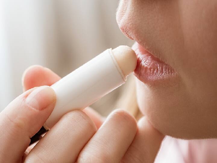 Best lip Balm Which lip balm is perfect for your lips in winter Best lip Balm: सर्दियों में कौन सा लिप बाम आपके होंठों के लिए है परफेक्ट, आज जान ही लीजिए