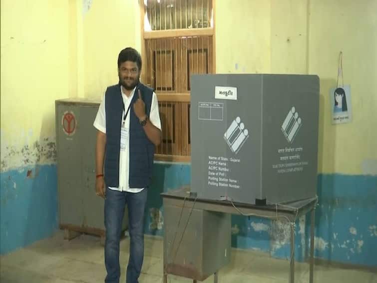 according to 11am 19.17% votes have been polled in gujarat election second phase Gujarat Election: விறுவிறுப்பாகும் குஜராத் தேர்தல்...! இதுதான் லேட்டஸ்ட் வாக்குப்பதிவு நிலவரம்..! வாக்களிக்க மக்கள் ஆர்வம்..