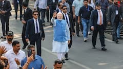 PM Modi: ভোট দিলেন প্রধানমন্ত্রী, রাস্তার দু’পাশে উঠল ‘মোদি, মোদি’ স্লোগান