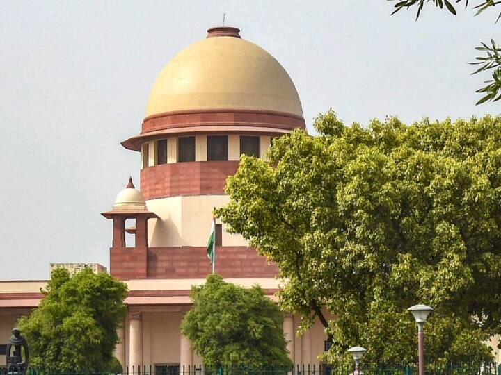 Religon conversion issue Supreme Court of India said aim of helping poor should not be to convert them ANN Supreme Court: सुप्रीम कोर्ट की अहम टिप्पणी, 'गरीब की मदद करने का मकसद उसका धर्म परिवर्तन करवाना नहीं होना चाहिए'