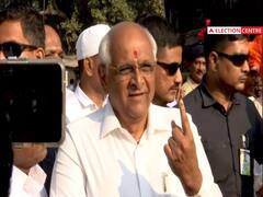 Gujarat Election 2022: सीएम भूपेंद्र पटेल ने दर्ज किया अपना वोट, कहा- बीजेपी तोड़ेगी सभी रिकॉर्ड