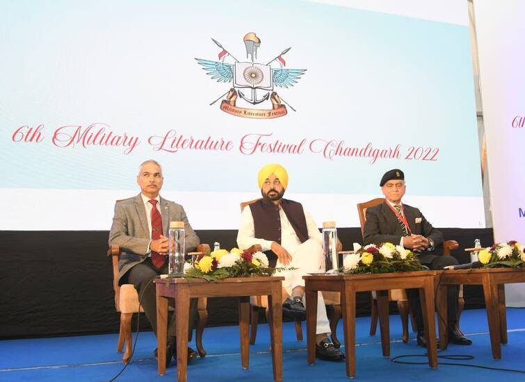 CM Bhagwant Mann  arrived at the Military Literature Festival (MLF) on Sunday , praised Indian democracy Punjab News: ਸੀਐਮ ਮਾਨ ਨੂੰ ਭਾਰਤੀ ਲੋਕਤੰਤਰ 'ਤੇ ਮਾਣ, ਬੋਲੇ, ਇਸੇ ਕਰਕੇ ਮੇਰੇ ਵਰਗਾ ਆਮ ਘਰ ਦਾ ਮੁੰਡਾ ਮੁੱਖ ਮੰਤਰੀ ਬਣ ਗਿਆ