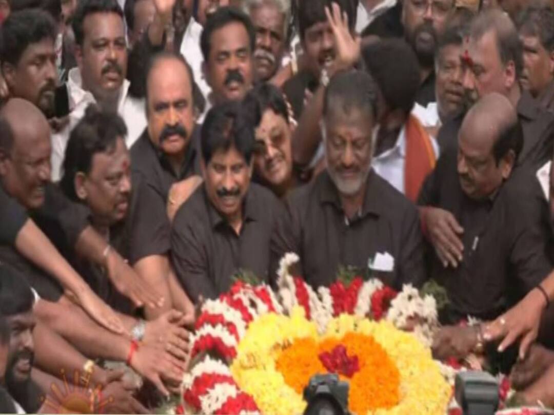 OPS: “ஒருங்கிணைவோம்..ஒற்றுமை காப்போம்” - ஜெ. நினைவிடத்தில் எடப்பாடிக்கு அழைப்பு விடுத்தாரா ஓ.பி.எஸ்.?