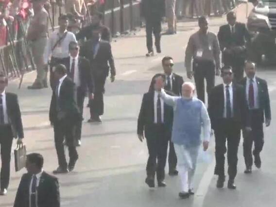 Gujarat Election 2022: पीएम मोदी ने डाला वोट, जनता ने लगाए 'मोदी-मोदी' के नारे, तस्वीरों में देखिए खास अंदाज Gujarat Election 2022: पीएम मोदी ने डाला वोट, जनता ने लगाए 'मोदी-मोदी' के नारे, तस्वीरों में देखिए खास अंदाज