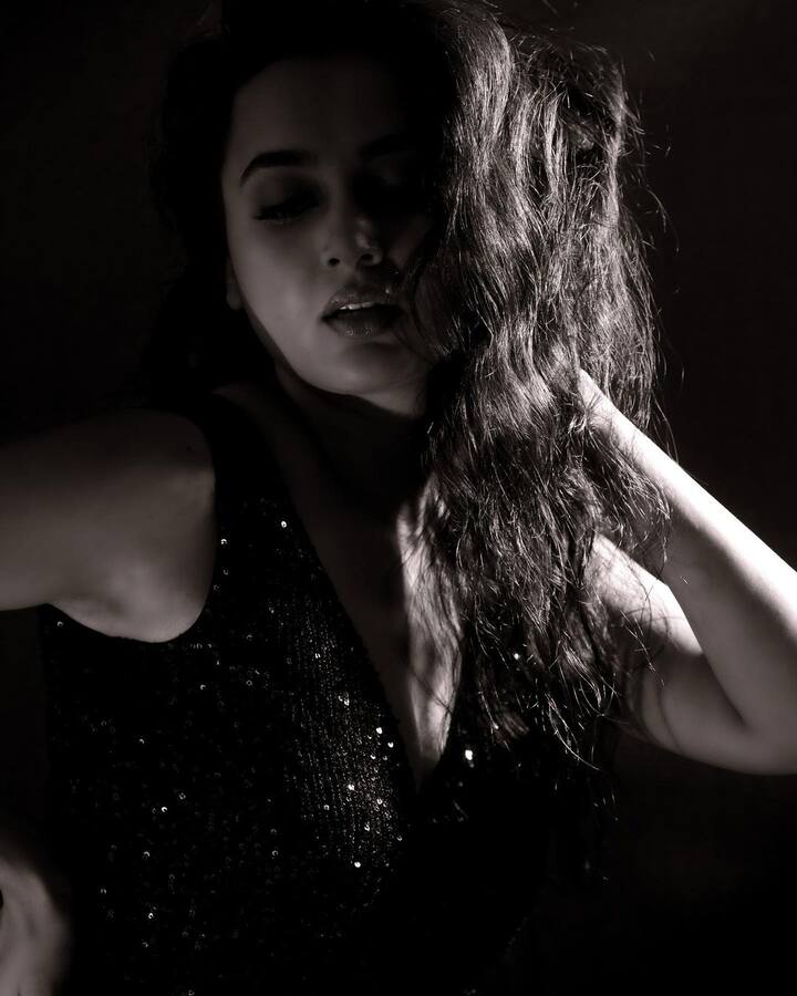 तेजस्वीच्या करिअरबद्दल बोलायचे झाले तर तेजस्वी अनेक हिट मालिकांमध्ये दिसली आहे.(फोटो सौजन्य:tejasswiprakash/इंस्टाग्राम)