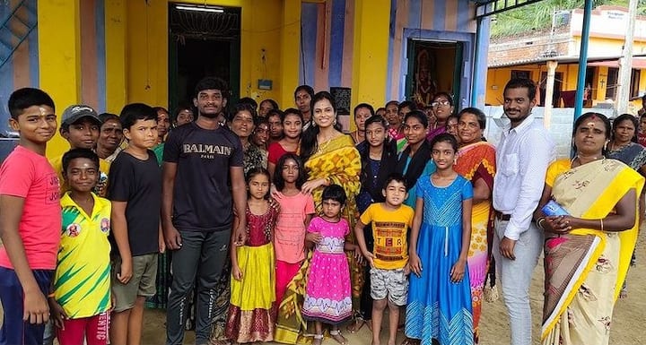 தற்போது திருநெல்வேலிக்கு குடும்பத்துடன் சென்றுவந்துள்ளார்