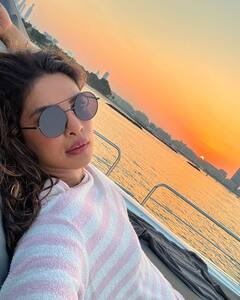 Priyanka Chopra Pics: दुबई वेकेशन पर दिखा प्रियंका चोपड़ा का दिलकश अंदाज, तस्वीरें ऐसी जो दिल को छू जाएं