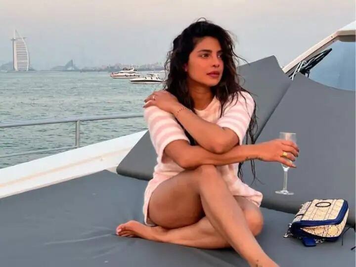 Priyanka Chopra Latest Pics: જાણીતી એક્ટ્રેસ પ્રિયંકા ચોપડા આજકાલ દુબઇ ટ્રિપ પર છે. અહીં તે હળવાશની પળો માણી રહી છે,