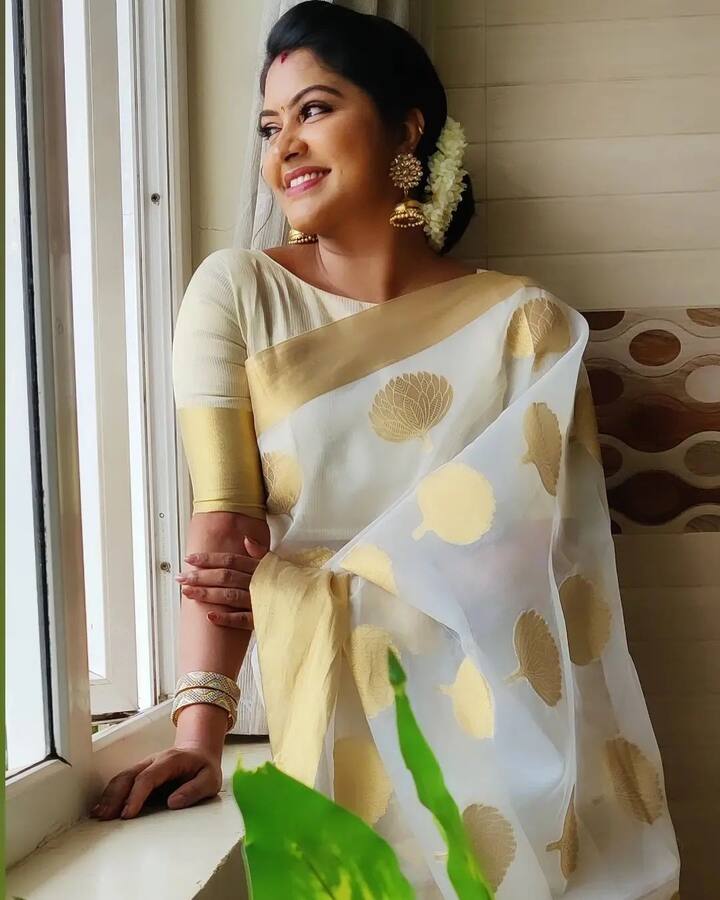 நீ ஒரு மல்லிச்சரமே....