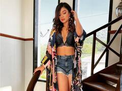 Divya Agarwal ने चैंबूर में खरीदा नया आशियाना, ब्लैक एंड व्हाइट थीम पर बना है एक्ट्रेस का क्लासी घर, देखें Inside फोटोज