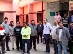 बस्तीः गाली-गलौज को लेकर दो स्वास्थ्य कर्मचारी आपस में भीड़े, जमकर चले-लात घूसे