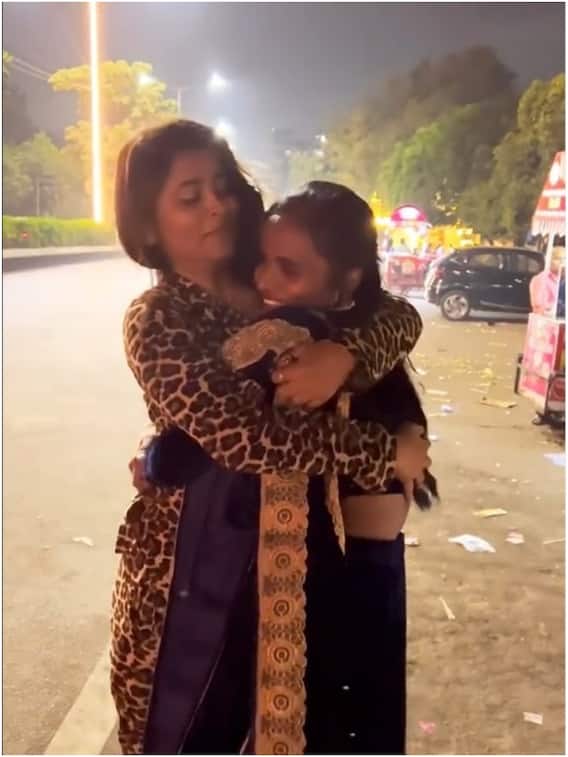 రోడ్డు మీద 'బిగ్ బాస్' భామలు గలాటా గీతూ, ఫైమా అల్లరి చూశారా?