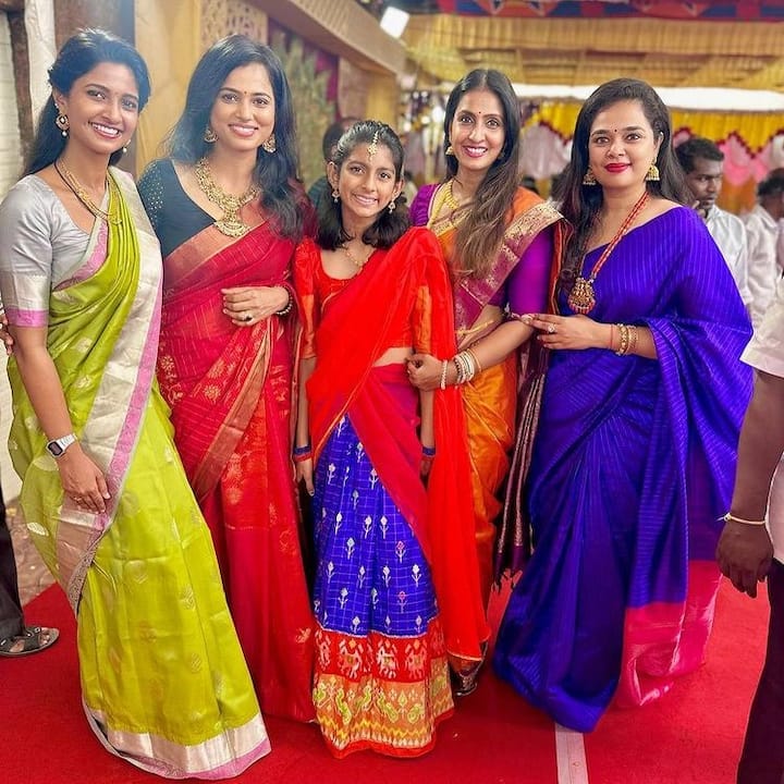 நடிகை மற்றும் தங்கை கீர்த்தி பாண்டியனுடன் ரம்யா பாண்டியன்..