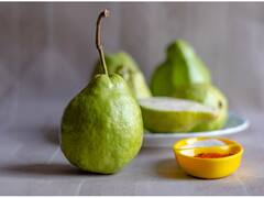 Guava Side Effects: या आजारांमध्ये पेरू खाल्ल्यानंतर वाढू शकतो त्रास; जाणून घ्या!