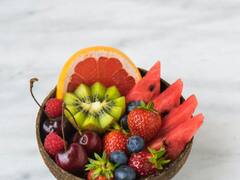 Health Tips: ही फळे सोलून खाण्याची चूक करू नका, नाहीतर..