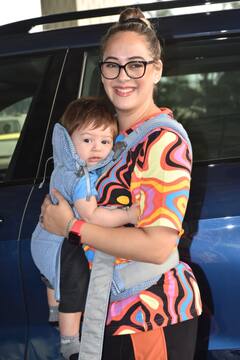 बेटे ओरियन को गोद में लिए हुए एयरपोर्ट पर स्पॉट हुईं Hazel Keech, पैपराजी ने जमकर क्लिक की मां-बेटे की तस्वीरें