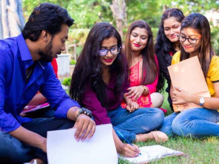 ICAI CA May Exam 2023 Time Table Released for foundation inter and final course see complete schedule ICAI CA May Exam 2023: फाउंडेशन, इंटर और फाइनल कोर्स की तारीखें जारी, यहां चेक करें कंप्लीट शेड्यूल