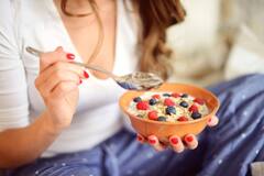 अमेरिका: लंच ब्रेक पर चली गई महिला कर्मचारी, तो भड़के बॉस ने नौकरी से निकाल बाहर किया!