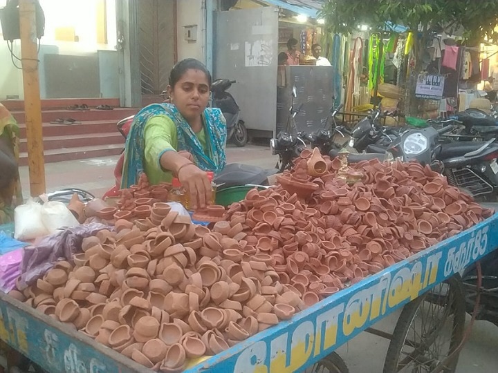 கார்த்திகை தீபத்தை முன்னிட்டு கரூரில் விளக்கு வியாபாரம் விறுவிறுப்பு