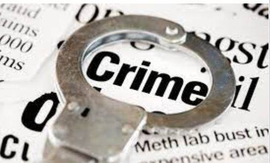 Pune Crime News family went out for lunch and the robbers looted foreign currency along with diamonds gold ornaments worth of Rs 66 lakhs Pune Crime : सहकुटुंब जेवणासाठी बाहेर गेलं आणि चोरट्यांनी घरच साफ केलं; परकीय चलनासह हिरे, सोन्याचे दागिने लुटले