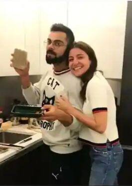 ਵਿਰਾਟ-ਅਨੁਸ਼ਕਾ ਤੋਂ ਲੈ ਕੇ ਧੋਨੀ-ਸਾਕਸ਼ੀ ਤੱਕ, ਫੈਨਜ਼ ਨੂੰ ਖ਼ੂਬ ਪਸੰਦ ਆਉਂਦੀ ਹੈ ਇਨ੍ਹਾਂ ਭਾਰਤੀ ਕ੍ਰਿਕਟਰਾਂ ਦੀ ਜੋੜੀ