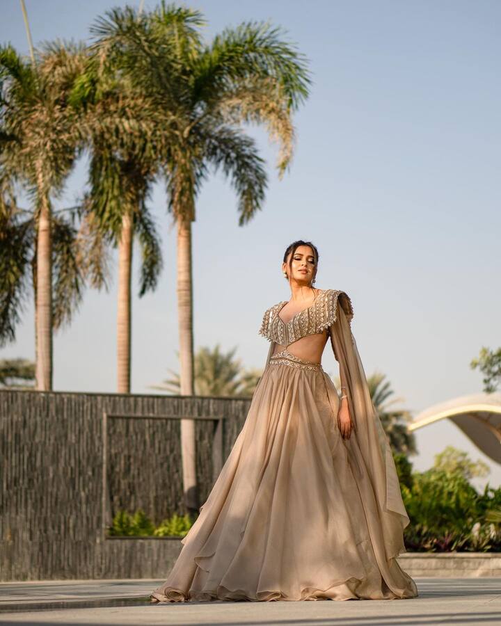 तेजस्वी प्रकाशचा प्रत्येक लूक काही वेळातच व्हायरल होतो. तेजस्वी सोशल मीडियावर खूप सक्रिय असते.(फोटो सौजन्य:tejasswiprakash/इंस्टाग्राम)