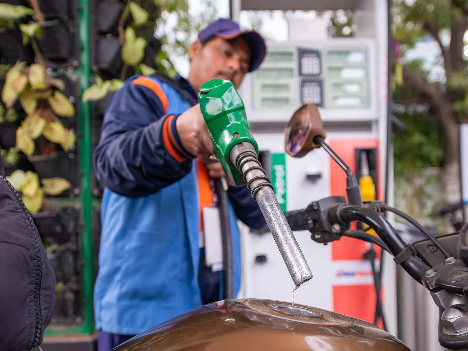Madhya Pradesh Petrol pump operators are worried about oil prices ANN MP News: तेल की कीमतों को लेकर परेशान हैं पेट्रोल पंप संचालक, उठा रहे यह कदम