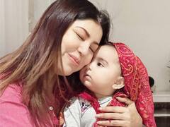 देबिना बनर्जी ने दोनों बेटियों के साथ शेयर की फोटोस, एक-दूसरे का हाथ थामे दिखीं क्यूट बहनें