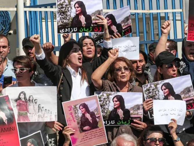 Iran Abolishes Morality Police After Months Long Protest | Iran Hijab Row:  ईरान में प्रदर्शनकारियों के सामने झुकी सरकार, 'मोरैलिटी पुलिस' को किया भंग