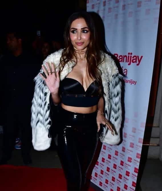 मलाइका अरोड़ा की तरह लेदर पैंट के साथ व्हाइट फर्र जैकेट करें ट्राई, कड़कड़ाती ठंड में भी गिर जाएगी बिजली