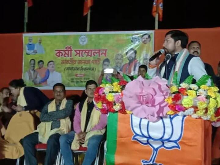 West Bengal: क्या बंगाल में होने वाला है 'खेला'? BJP का दावा- हमारे संपर्क में TMC के 40-45 MLA 40 to 45 TMC MLAs in touch with BJP says Union minister Nisith Pramanik in West Bengal West Bengal: क्या बंगाल में होने वाला है 'खेला'? BJP का दावा- हमारे संपर्क में TMC के 40-45 MLA