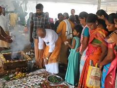 உலக நன்மை வேண்டி மீனாட்சியம்மன் சொக்கநாதர் ஆலயத்தில் சங்கு அபிஷேக விழா