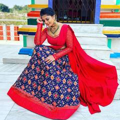 Karunaa Bhushan: ఎర్రని ముద్ద మందారంలా కనిపిస్తున్న కరుణ భూషణ్