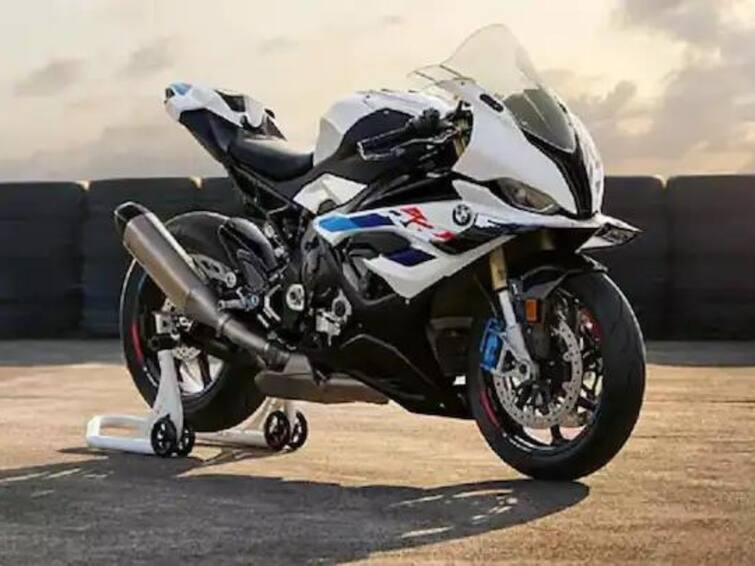 2023 bmws 1000 rr showcased at ibw 2022 ahead of launch in december 10 BMW S 1000 RR: இந்தியாவில் முதன்முறையாக காட்சிப்படுத்தப்பட்ட BMW S 1000 RR பைக்.. வெளியீடு எப்போது?