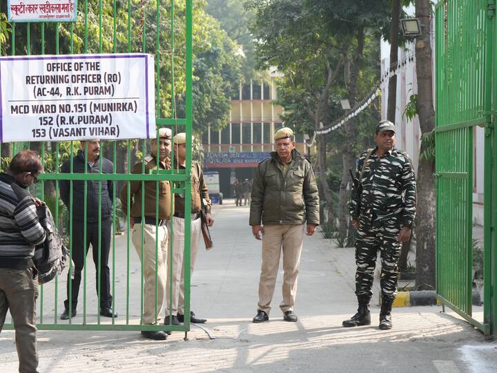 Besides the counting centres, heavy police presence will also be ensured outside the offices of political parties. Adequate security personnel will also be deployed to prevent clashes between activists of different parties. (Source: PTI)
