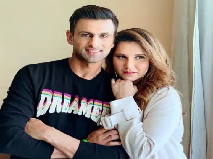 Sania Mirza and Shoaib Malik Divorce rumors Shoaib Malik meets his Son Izhan in Dubai Video Goes Viral Sania Mirza and Shoaib Malik: सानिया मिर्जा से तलाक की खबरों के बीच बेटे इजहान से मिलने दुबई पहुंचे शोएब मलिक, वीडियो वायरल