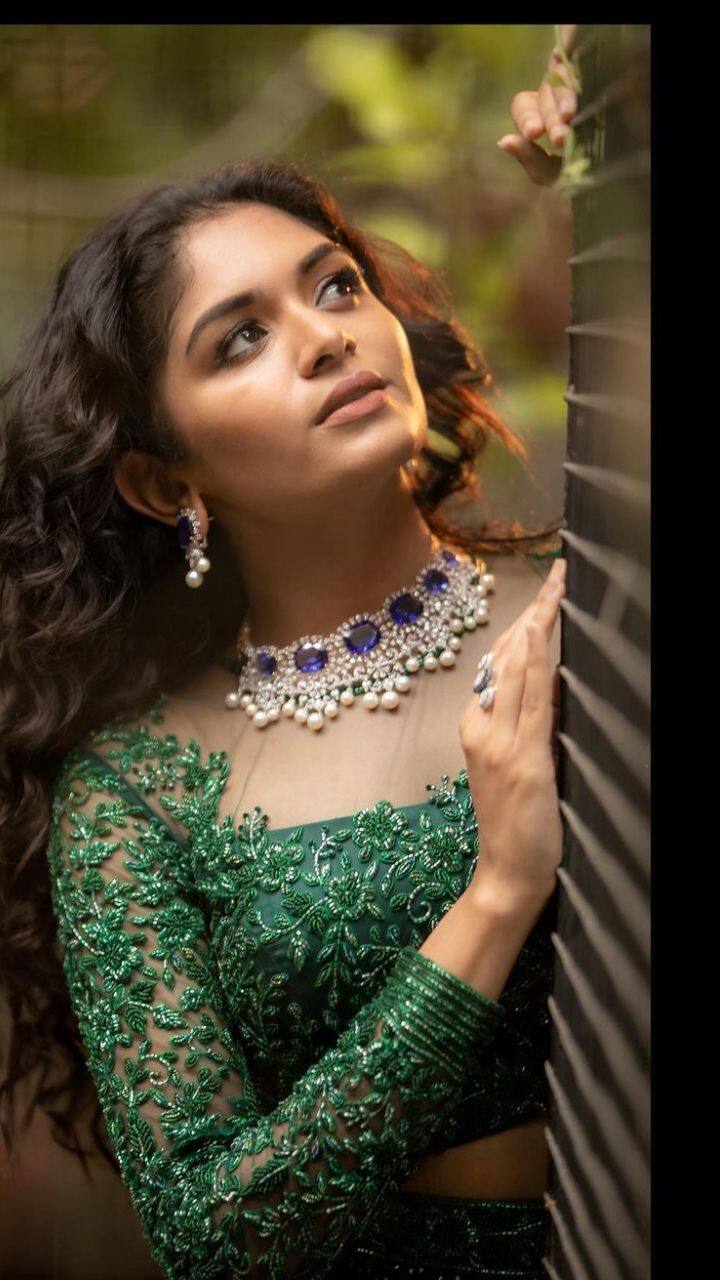 விருமன் திரைப்படத்தில் மதுர வீரன் பாடலை பாடியுள்ளார்