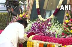 Bhimrao Ambedkar Death Anniversary: પીએમ મોદી, સોનિયા ગાંધીએ બાબા સાહેબ આંબેડકરને આપી પુષ્પાજંલિ, જુઓ તસવીરો
