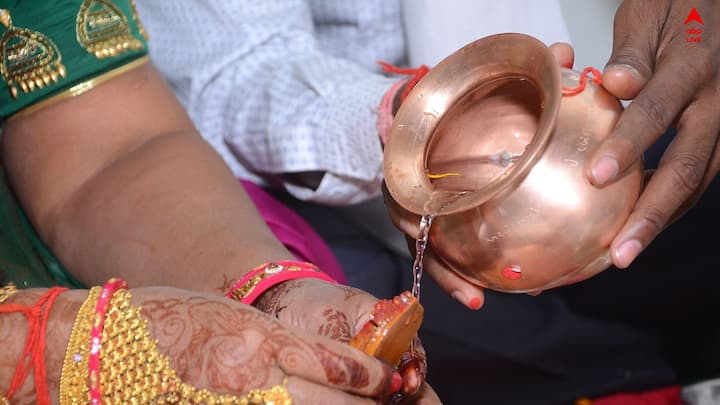 তাই যদি সামনেই বিয়ে থাকে, খাওয়া দাওয়া, ভাড়া বাড়ি নিয়ে একটা এস্টিমেট করুন। তবে বাজেট বুঝে বাড়াতে পারেন।
