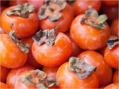 టమోటోల్లా కనిపిస్తున్న ఈ పండ్లను పోల్చారా? మనకు బాగా తెలిసినవే