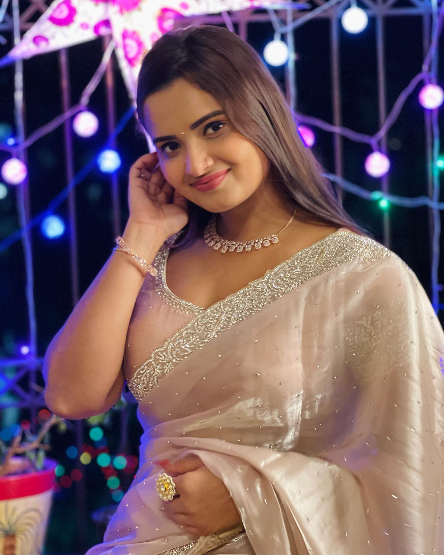neelam in saree image