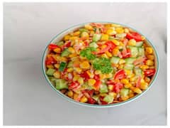 सलाद खाना लगता है बोरिंग तो बनाएं चटपटा कॉर्न सलाद, इसके सामने खाना भी लगेगा फीका