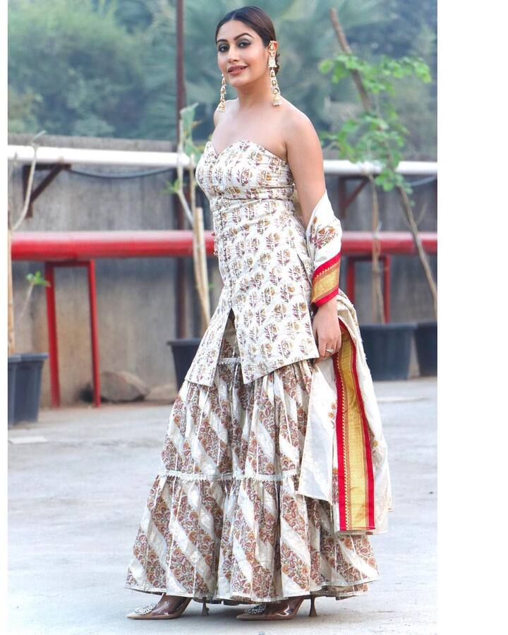 तिने आपल्या शो आणि अभिनयाच्या जोरावर प्रत्येक घरात एक खास ओळख निर्माण केली आहे.(फोटो सौजन्य:officialsurbhic/इंस्टाग्राम)