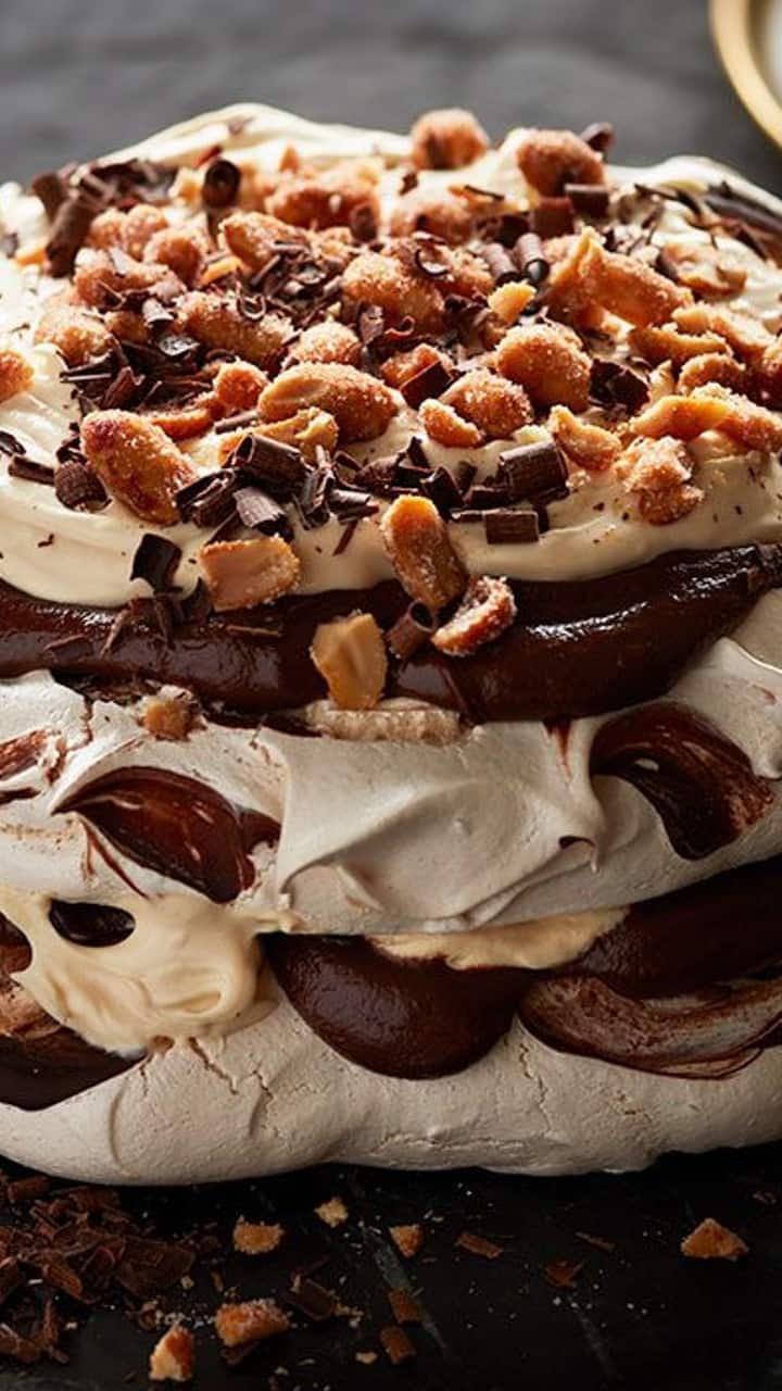 சாக்லேட் & பீனட் பட்டர் பாவ்லோவா