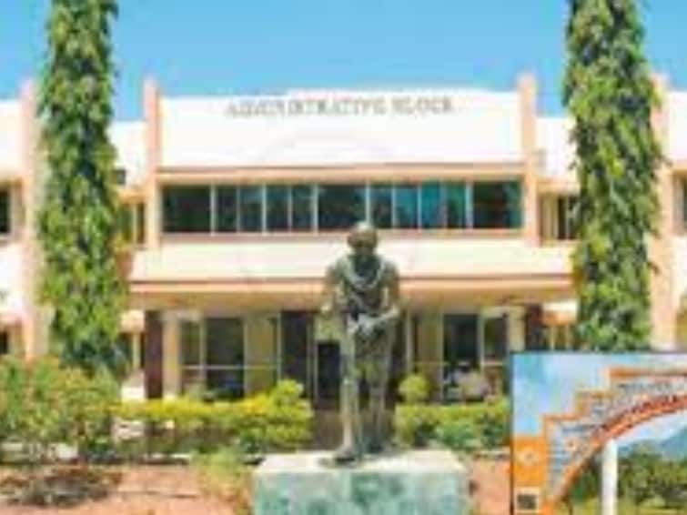 Madurai High Court directs UGC to file reply on case of Gandhi Grama University காந்தி கிராம பல்கலை கழக விவகாரம் - யு.ஜி.சி பதில் அளிக்க நீதிமன்றம் உத்தரவு