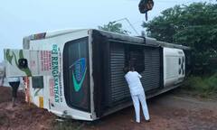 திருச்சி மாவட்டத்தில் ஆம்னி பேருந்து கவிழ்ந்த விபத்தில்  24 பேர் காயம்