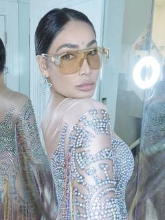 Sofia Hayat Pics: सोफिया हयात ने की दोस्तों संग लेट नाइट बर्थडे पार्टी, ट्रांसपेरेंट सीक्वेंस ड्रेस में तस्वीरें मचा रही हैं धमाल