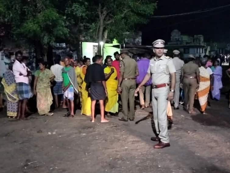 cuddalore: 2 gangs have been fighting in pennadam thuraiyur Police has been lined up to stop the tension TNN கடலூர்: பெண்ணாடம் அருகே துறையூரில் மோதல்; தொடர்ந்து நீடிக்கும் பதற்றம் - போலீசார் குவிப்பு